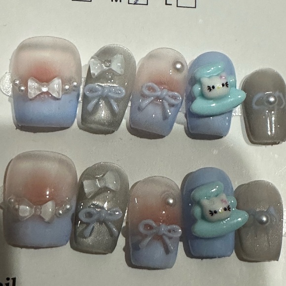 Hand designed “Hello Kitty” Nails - Picture 1 of 2